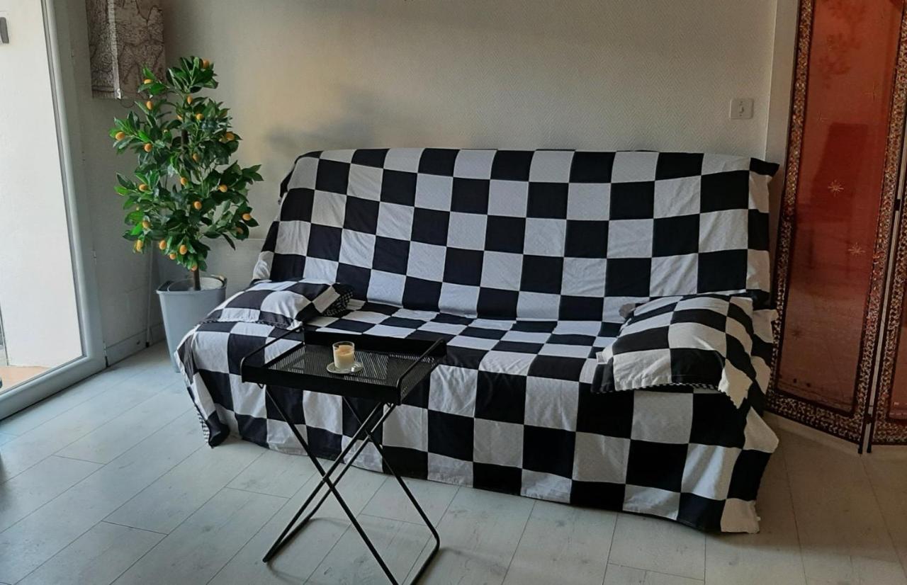 Charmant T2 Tout Confort Au Centre Du Village ! Florensac Extérieur photo